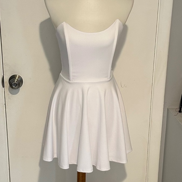 Lucy in the Sky - Fit And Flare Straples‎ Mini Dress - Size S. - Picture 1 of 16